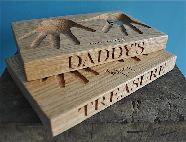 The Oak & Rope Company have created these super cool solid oak trays for parents to store all of their most precious trinkets and treasures. The tray is designed using the child's hand impression! How cute!! Tobyandroo :: Inspiration for the home.