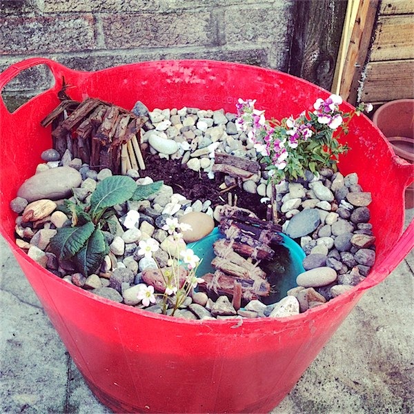 How to make a fairy garden. Toby & Roo :: Great site for inspirational children's activities, foods and fun ideas.