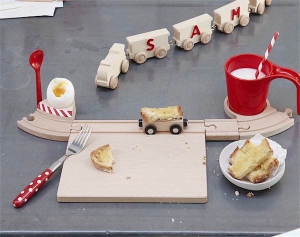 Railway Breakfast set from The Letteroom via Toby & Roo :: daily inspiration for stylish parents and their kids.