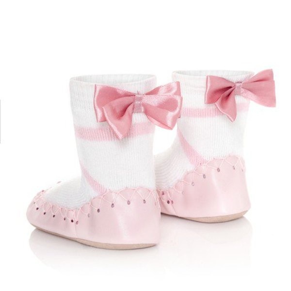 Ace&Me slipper socks via Toby & Roo ::daily inspiration for stylish parents and their kids.