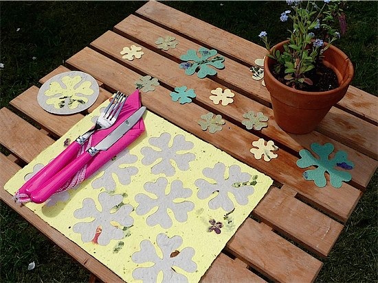 Plantable placemats from Plant a Bloomer via Toby & Roo :: daily inspiration for stylish parents and their kids.