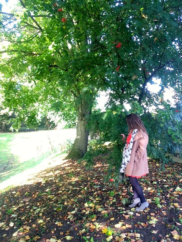 The wardrobe hacks you need to help use those Summer clothes during Autumn! via Toby & Roo :: daily inspiration for stylish parents and their kids.