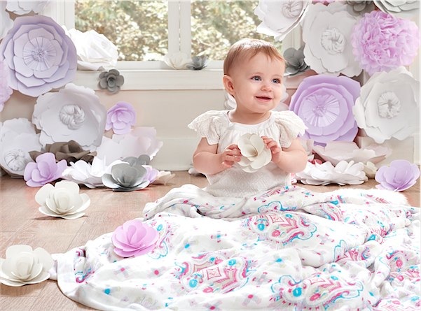 aden + anais dream blankets via Toby & Roo :: daily inspiration for stylish parents and their kids. 