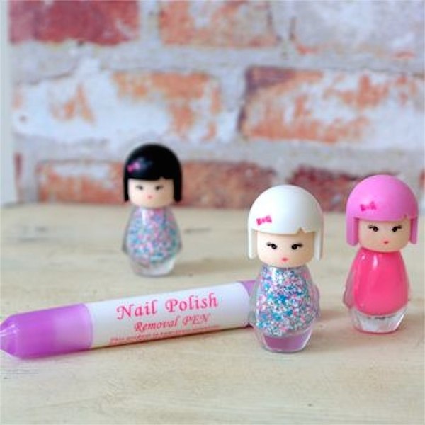 Super sweet nail polish :: Perfect Stocking fillers for girls via Toby & Roo :: daily inspiration for stylish parents and their kids.