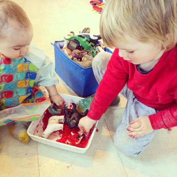 7 Edible sensory play activities for babies and toddlers via Toby & Roo.