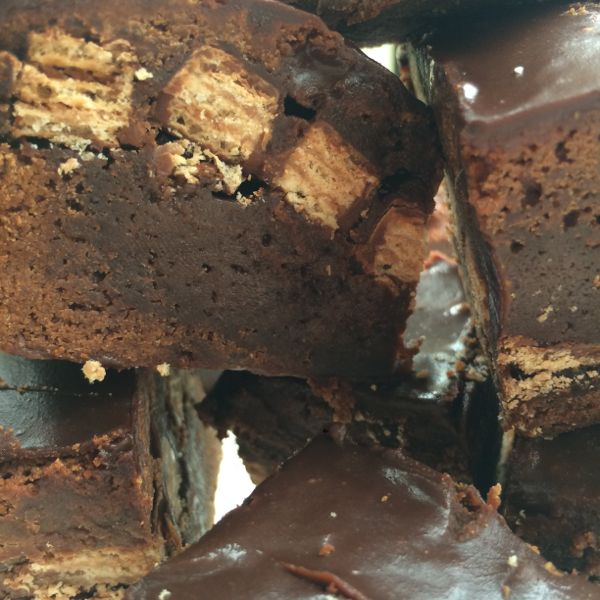 Kitkat brownie recipe via Toby & Roo